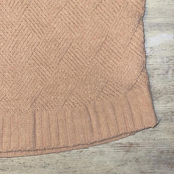 EUC Kendall + Kylie Cream Tan Argyle Pattern Chenille Sweater Vest Size M - Picture 3 of 9